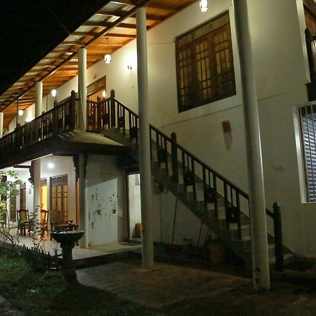 Bed and Breakfast Omee Guest Mirissa Exterior foto