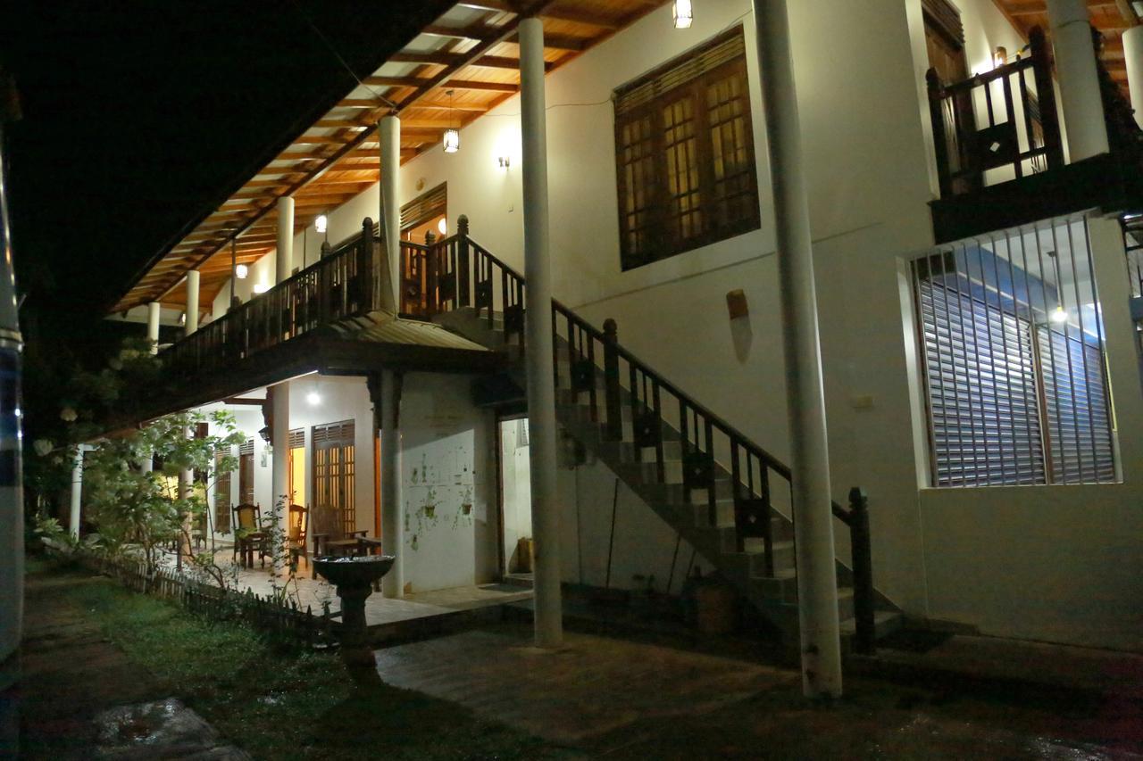 Bed and Breakfast Omee Guest Mirissa Exterior foto